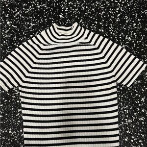 Kendall & Kylie Monochrome Striped Turtleneck